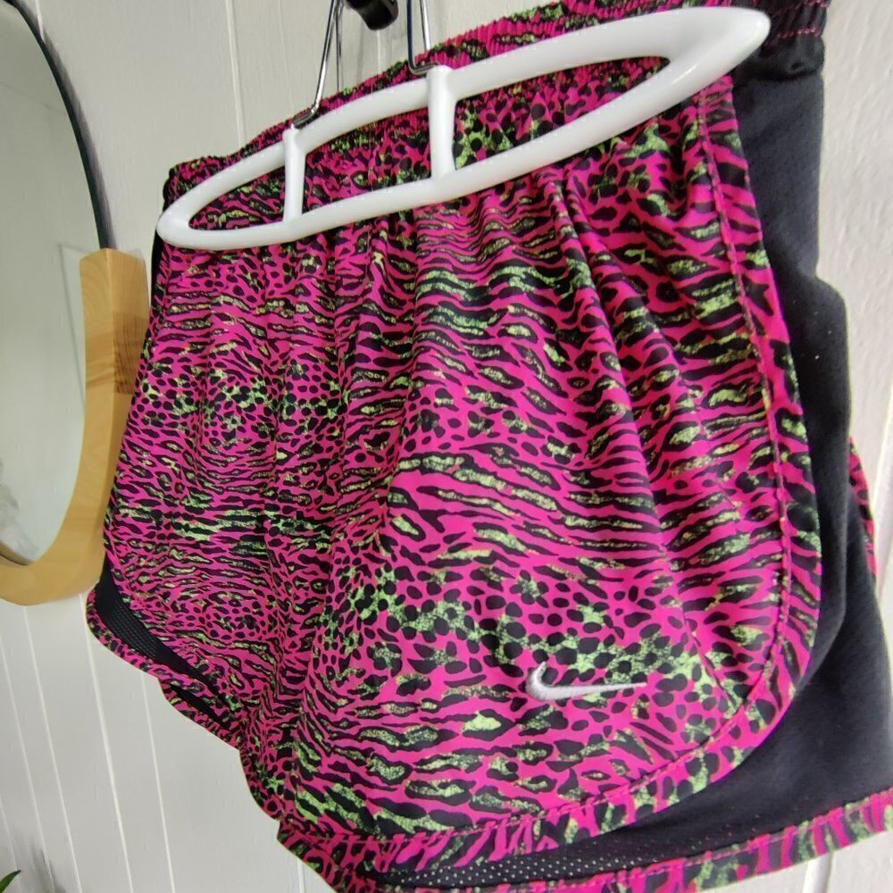 Nike Womens Active Running Short with brief and Dri Fit. Pink Animal Print. Sz S